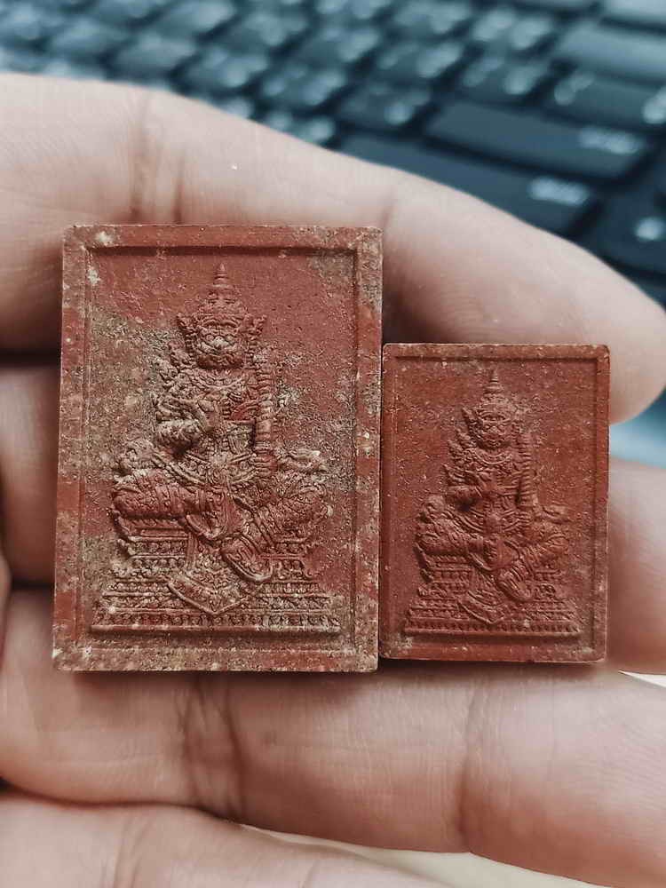 ✅2-1405 วัดใจ 100 G#1 พระผงท้าวเวสสุวรรณนั่งบัลลังก์ประทานพร มหาโภคาทรัพย์ ปลุกเสก 4 วาระ วัดบ้านอ้อ อ.โนนไทย จ.นครราชสีมา เนื้อลายเสือเหนือดวง หลังแบบ กล่องเดิม***ต่ำจอง การ์ดพร้อม วาระดี