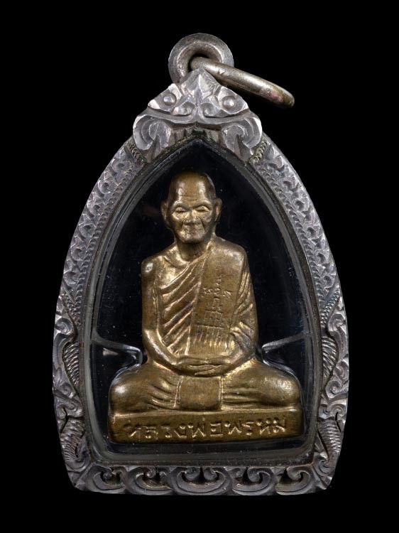 2000.-รูปเหมือนปั๊มหลวงพ่อพรหม วัดช่องแค จ.นครสวรรค์ เนื้อทองแดง รุ่นเสาร์5 ปี2536 เลี่ยมเงิน