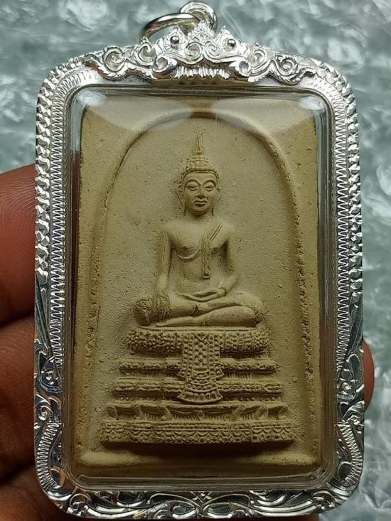 8500.- สมเด็จพระประธาน หลวงพ่อนอ ปี2514 (วัดกลางท่าเรือ อยุธยา) เลี่ยมเงิน+สร้อยเงินน้ำหนัก 4 บาทกว่าๆ