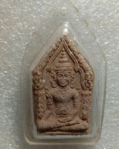 เริ่มต้นที่ 50 บาท พระขุนแผนทรงเครื่องหลังยันต์ เนื้อว่านแท้ไม่ทราบที่