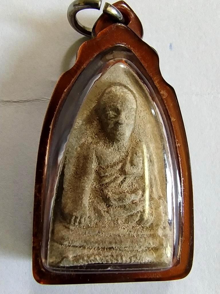 1200.-หลวงปู่ทวดนวล รุ่นแรก วัดตุยง จ.ปัตตานี ปี2507 เนื้อว่าน เลี่ยมเก่า