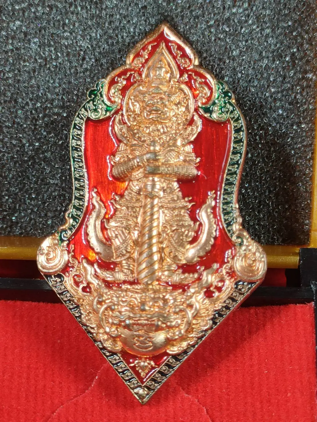 C13 เหรียญมหาเศรษฐีอีสาน หลวงพ่อทอง วัดบ้านไร่ จ.นครราชสีมา เนื้อทองแดงลงยา หน้าหลวงพ่อโสธร หลังท้าวเวสหลัง เลข45 มีกล่อง  รวมรายการที่ขนะ ไม่เกิน 50 บวกค่าจัดส่ง