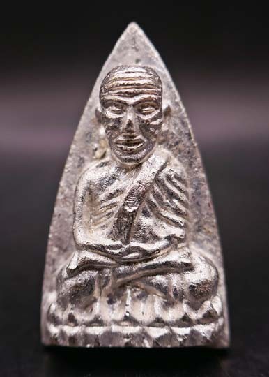 500.-หลวงปู่ทวด พิมพ์เตารีดใหญ่ 2หน้า(กรรมการ) นวะพรายเงิน สมเด็จพระสังฆราช วัดบวรนิเวศวิหาร พ.ศ.2536 พร้อมกล่อง