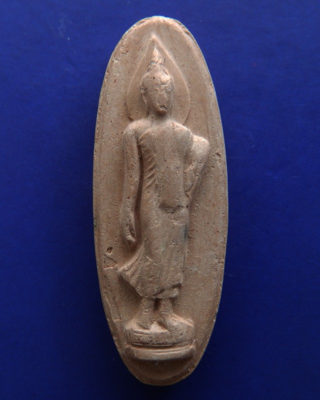 4.พระ 25 พุทธศตวรรษ เนื้อดิน พร้อมกล่องกำมะหยึ่สวยงาม