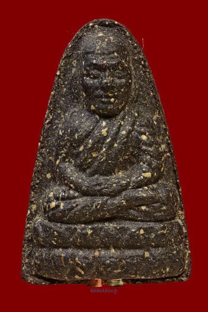 ʕ•́ᴥ•̀ʔっ. . พระเนื้อว่าน ดินกากยายักษ์ "หลวงปู่ทวด" วัดท่าไทร จ.สุราษฏร์ฯ ปี 2537. . พิมพ์เล็ก หรือ พิมพ์หน้าปี 24