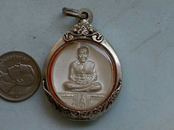 2000.-เหรียญหลวงปู่ทวด สก. วัดห้วยมงคล ปี44 เนื้อ เนื้อพ่นทรายเงินปัดเงาบางส่วน พร้อมตลับเงินแท้