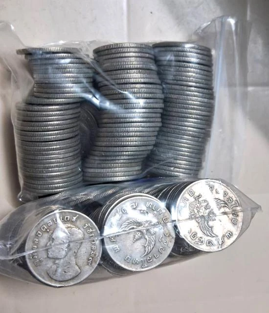 !!!! 200 เหรียญ !!!! เหรียญ 1 บาท ครุฑ (ผ่านใช้) ปี 2517 สวยคลาสิคตามกาลเวลา นับวันยิ่งหายาก