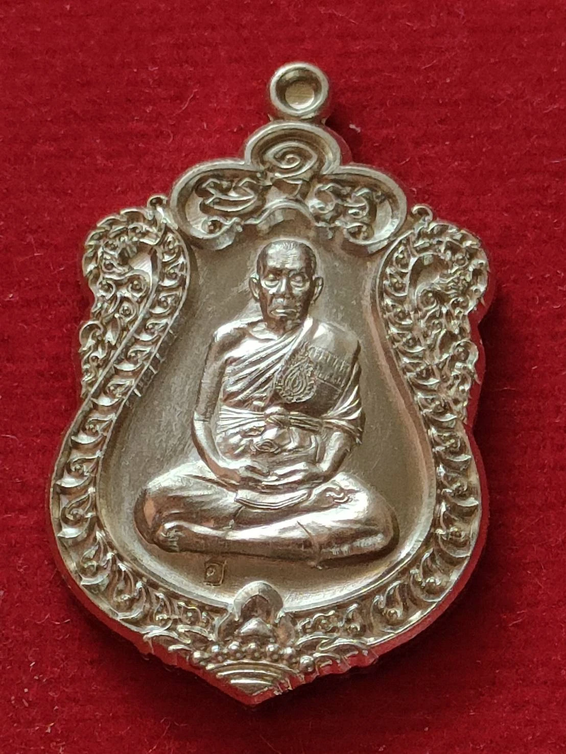 P85 เหรียญเสมาจิ๋ว 100 ปี หลวงพ่อพัฒน์ วัดห้วยด้วน ปี64 เนื้ออัลปาก้า มีกล่อง