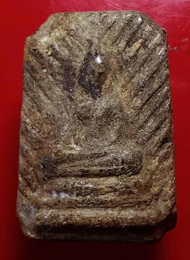 พระสมเด็จเปลวรัศมี (รุ่นแรก) หลวงปู่สุข วัดกิ่งแก้ว จ.สมุทรปราการ ปี2502