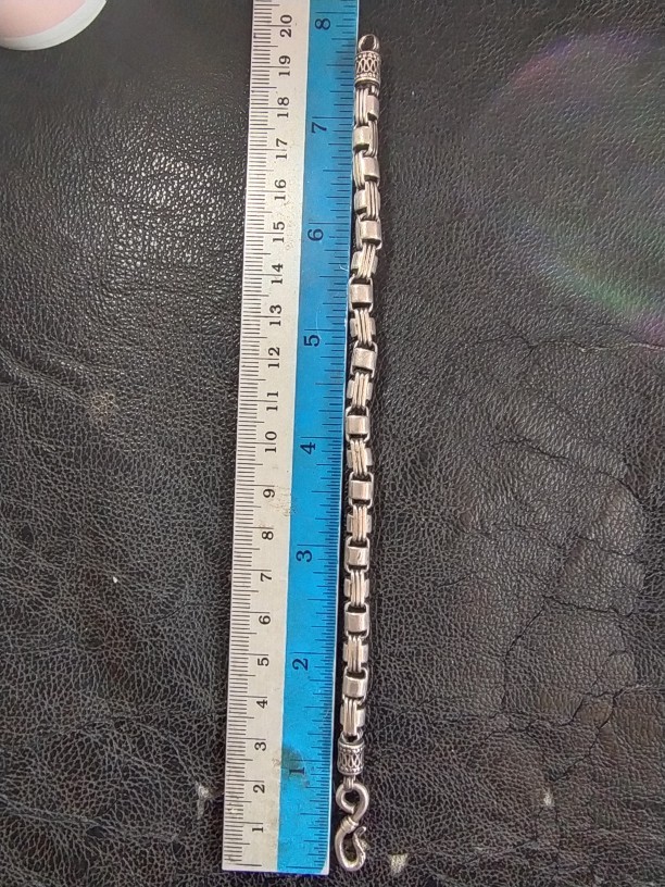 1500.-สร้อยข้อมือเงิน มือสองน้ำหนัก 25.1 กรัม