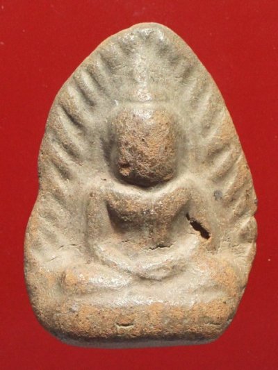 พระหลวงพ่อกวย พิมพ์หลวงพ่อโตหูไหข้างขีด  เนื้อดินยุคต้น ปี2500 สวยเก่าดูง่ายครับ +พร้อมบัตรดีดีพระครับ