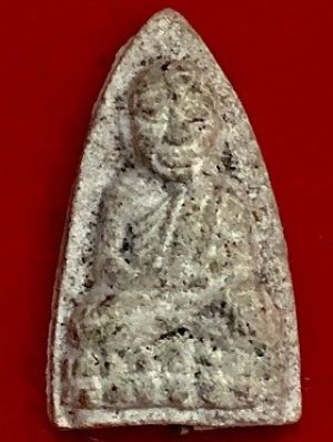 หลวงพ่อทวดเตารีดเนื้อดินผงว่านใต้ฐานตะกรุด