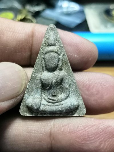 1-815 วัดใจ 50 พระพุทธมงคลมหาชนอภิปูชนีย์ หลัง สก.72 พรรษา 2547 แจกที่ระลึกเททอง วัดช้าง จ.เพชรบุรี 2554 กล่องเดิม