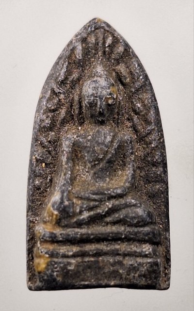 เคาะเดียว....พระรอดหลวงพ่อแพ รุ่นจงอางศึก ปี 2514 เนื้อผงใบลาน วัดพิกุลทอง จ.สิงห์บุรี