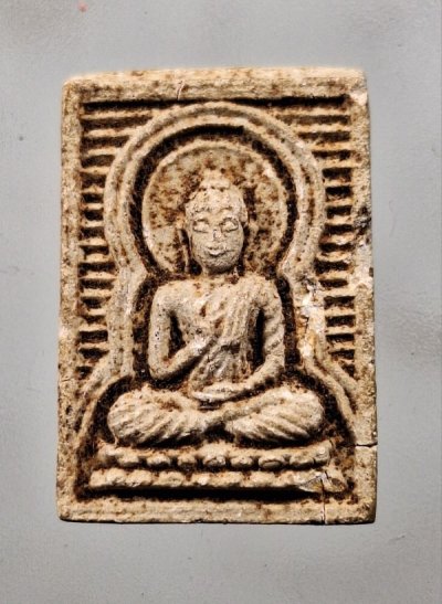 เคาะเดียว....พระประทานพร เนื้อผงพุทธคุณ(เนื้อโขลก) หลวงปู่ดู่ วัดสะแก จ.อยุธบา ปี พ.ศ. 2527