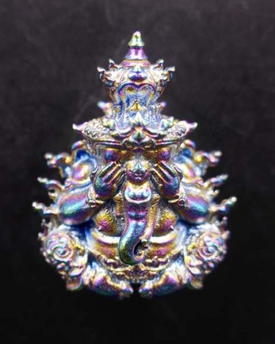 200.-พระพิฆเนศ พิมพ์ปิดตา รุ่นเทวาราชาโชค เนื้อสัตตะรุ้ง หลวงปู่บุญมา วัดเขาแก้วทอง จ.ปราจีนบุรี พร้อมกล่องเดิม 2564