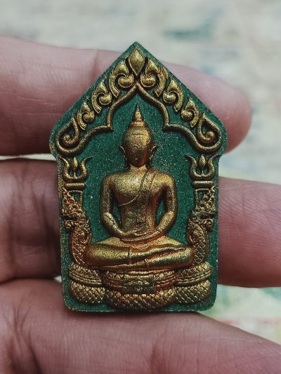 1-1364 วัดใจ 50 พระผงขุนแผน มนต์นาคา ทรัพย์แสนล้าน หลวงปู่บุญมี วัดป่าพิบูลย์โพธิ์ชัย จ.หนองบัวลำภู เขียวเหนี่ยวทรัพย์ ปัดทอง หมายเลข 80 กล่องเดิม***สวยพรีเมี่ยม