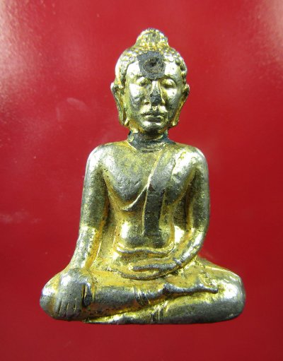 รูปเหมือนปั๊มหลวงพ่อพระใส วัดโพธิ์ชัย จ.หนองคาย ปี พ.ศ.2505 พิมพ์หน้ายักษ์ พลอยหลุดผิวกะไหล่ทองร่อนตามกาลเวลา เปิดเคาะแรก 100 บาท