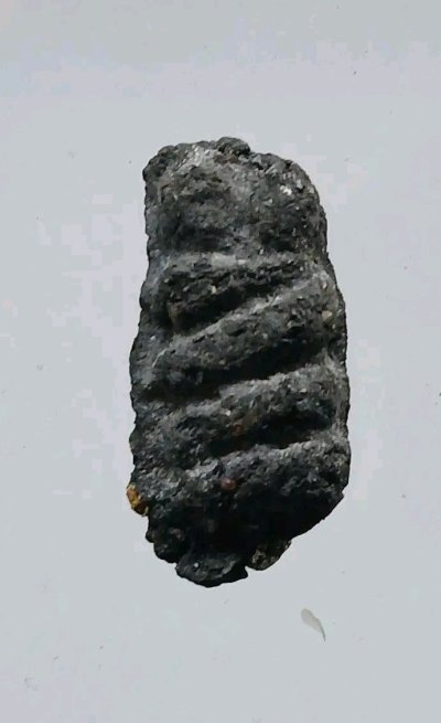 อิ้น เนื้อผงคลุกรัก เป็นเครื่องรางด้านเมตตรามหาเสน่ห์ สาวรักสาวหลงเป็นเครื่องรางทรงคุณค่าของชาวล้านนา