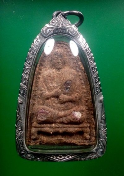 2500.-สมเด็จโต เนื้อว่านฝังพลอย วัดป่าช่องกุ่ม เลี่ยมเงิน ปี43 หลวงปู่หมุนปลุกเสก