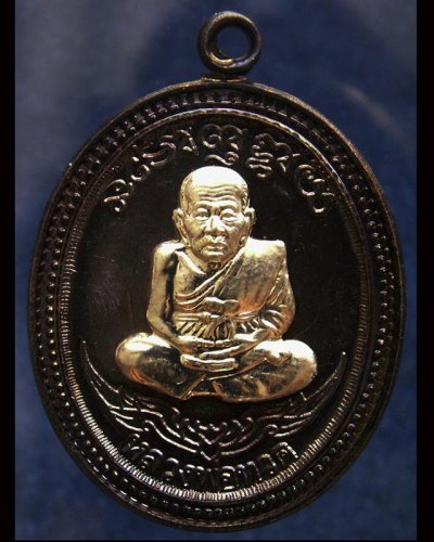 กรรมการ !!! เลข 987...เหรียญหลวงปู่ทวด หลังพ่อท่านเขียว วัดห้วยเงาะ รุ่นกิตติคุโณ 82 เนื้อทองแดงรมดำหน้า-หลังอัลปาก้า โค้ด-เลข พร้อมกล่องเดิม พ.ศ. 2553 สร้างแจกกรรมการ 999 องค์