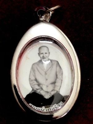 ล็อกเก๊ต แม่ชีบุญเรือน ในกรอบเลี่ยมสแตนเลส