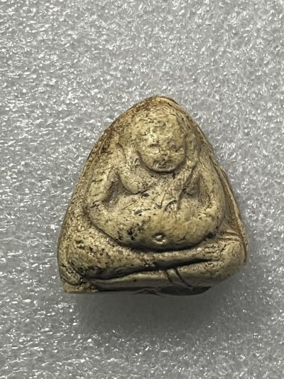 วัดใจ 120 บ พระสังกัจจายน์ เนื้อผง หลังยันต์