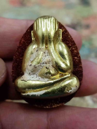 2-1882 วัดใจ 100 พระปิดตาจัมโบ้ปลดหนี้ มหาเฮง หลวงปู่จื่อ วัดเขาตาเงาะอุดมพร จ.ชัยภูมิ 2565 เกสร หน้ากากทอง แป้งเจิม หมายเลข 122 กล่องเดิม***พระดีพิธีใหญ่เสกหลายวาระ ทีมพี่เสือจัดสร้าง