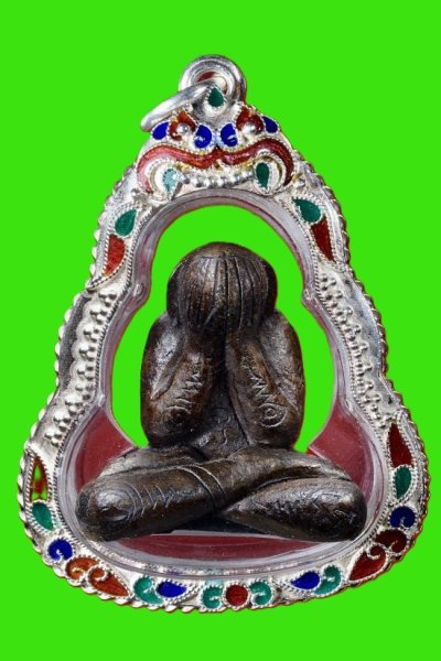 2500.-พระปิดตาหลวงพ่อดำ วัดใหม่นภาราม จ.นราธิวาส ก้นฝังตะกรุดเงิน เลี่ยมกรอบเงินลงยา