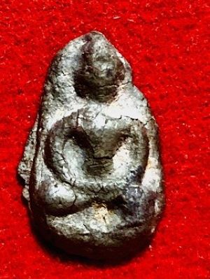 พระพิจิตร เม็ดข้าวเม่า หลังลายผ้า ชินเงิน