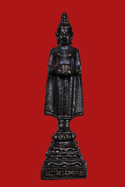 รูปหล่อหลวงพ่อวัดบ้านแหลม  หลวงปู่หลิว  วัดไทรทอง  จัดสร้างพร้อมพระรุ่นเปิดโลก  สร้างปี พ.ศ. 2539   สร้างน้อย หายาก สภาพสวยสมบูรณ์มาก