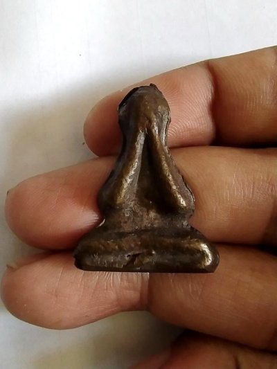 250.-พระปิดตาเนื้อโลหะ หลังยันต์