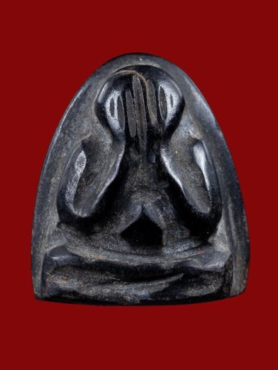 300.-พระปิดตา เนื้อเขาควายแกะ ไม่ทราบที่