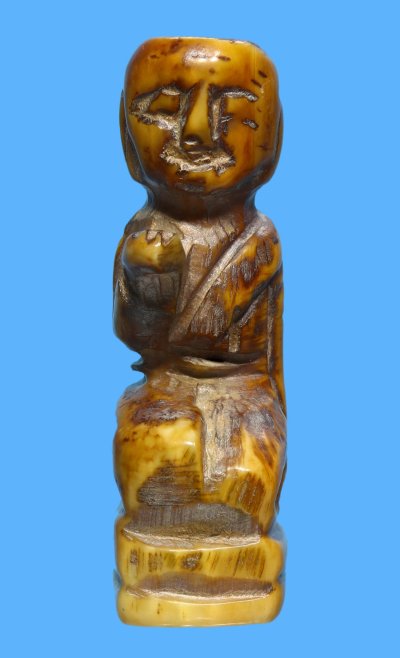 รับประกันแท้!!! ออกบัตรได้ทุกรายการ///นางกวักหลวงปู่บุญ ปี 2460 - ปี 2477 เนื้องาแกะ วัดกลางบางแก้ว จ.นครปฐม (มีจาร)