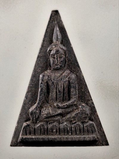 เคาะเดียว...พระนางพญางิ้วดำ หลวงพ่อหอม เนื้อไม้แกะ ปี 2510 - ปี 2517 วัดชากหมาก จ.ระยองหลังจารหายาก