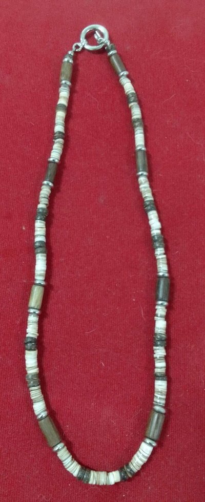 สร้อยคอ งานวินเทจญี่ปุ่น ร้อยจากไม้มงคล แว่นเปลือกหอยทะเลลึกคล้ายลูกปัดแผ่นแบบโบราณ คั่นเม็ด