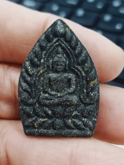 1-1022 วัดใจ 50 พระผงเจ้าสัว รุ่งเรือง รุ่น แซยิด หลวงพ่อวิมุต กวิวํโส(ศิษย์สายตรงหลวงพ่อรุ่ง วัดท่ากระบือ) วัดวิมุตยาราม จ.กรุงเทพ 2567 ผงมหามงคล หมายเลข 215 กล่องเดิม ***จัดสร้างโดย ไช้สาย1 เกจิดัง ร่วมปลุกเสก