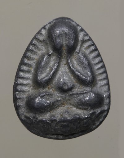 พร้อมบัตร + + พระปิดตาหลวงพ่อบุญชู ปี 2527 เนื้อตะกั่ว วัดหัวว่าว จ.สิงห์บุรี