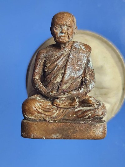 ## 80 ## รูปหล่อหลวงปู่สรวง วรสุทโธ "รุ่น เลื่อนสมณศักดิ์" วัดถ้ำพรหมสวัสดิ์ จ.ลพบุรี อุดผงเกศา มาพร้อมกล่องกำมมะหยี่ หมายเลข 392