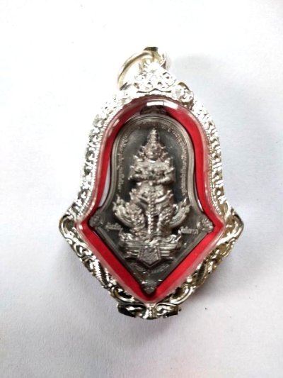 700.-เหรียญจำปี ท้าวเวสสุวรรณโณ รุ่นคุ้มภัยให้ลาภ ลาภผลพูนทวี ปี2563 หลวงพ่ออิฏฐ์ วัดจุฬามณี เนื้อตะกั่ว พร้อมตลับเงินผสม