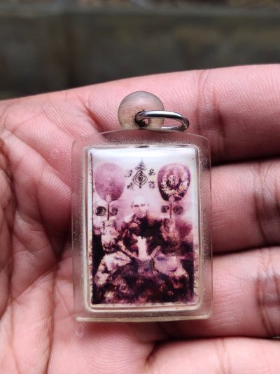 รูปถ่าย หลวงพ่อกลั่นวัดพระญาติการาม จ.พระนครศรีอยุธยา ขนาดห้อยคอ