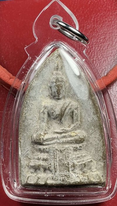 พระผงกลีบบัวไม่ทราบที่