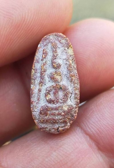 ++แดงแรก 250 บาท ครับ++...พระเม็ดบัว พระครูสอน วัดมักะสัน เนื้อผง ปี2485 จ.กรุงเทพฯ