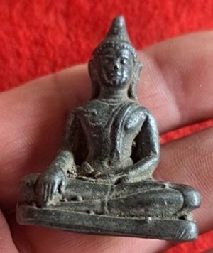 รูปหล่อพระพุทธรูป ขนาดห้อยคอ (หน้าตัก 1.5 นิ้ว ส่วนสูง 2 นิ้ว)
