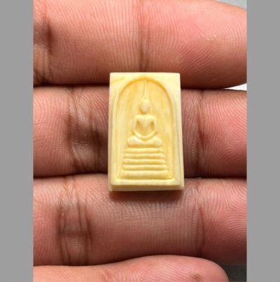 พระสมเด็จหลวงพ่อกวย รุ่นผูกพัทธสีมา ปี 2521 พิมพ์คะแนน 5 ชั้น เนื้องาแกะ วัดโฆสิตาราม จ.ชัยนาท