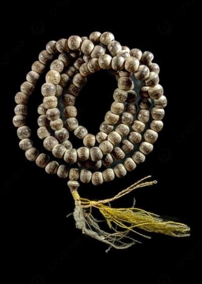 สร้อยประคำไม้มงคล ๑๐๘ เม็ด เป็นประคำยุคแรก ๆ ของหลวงพ่ออุตตมะ วัดวังก์วิเวการาม จ.กาญจนบุรี   a30