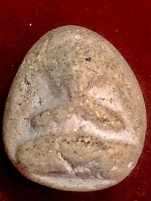 พระปิกตาเนื้อผงพิมพ์เล็ก ไม่ทราบที่่