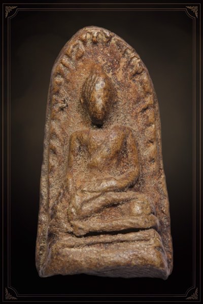 พระรอด วัดชัยพระเกียรติ จ.เชียงใหม่ ก้นจารเลข ๕ พ.ศ.๒๔๙๗ หลวงพ่อรุ่ง วัดท่ากระบือ หลวงพ่อสด วัดปากน้ำ หลวงปู่โต๊ะ ปลุกเสก หายากมากๆ ครับ+ บัตรรับประกันพระแท้ครับ a90