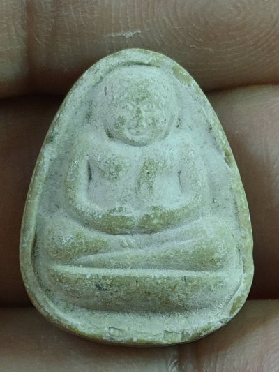 พระสังกัจจายน์ ผงอังคารเถ้า รุ่นเพชรรุ่งโรจน์ หลวงปู่โต๊ะ หลังยันต์นะ เนื้อผง วัดประดู่ฉิมพลี ปี2535