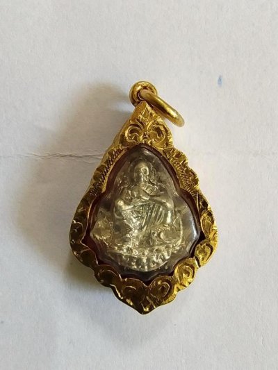 180.- หลวงพ่อคูณ เลี่ยมทองไมครอน องค์ที่ 1